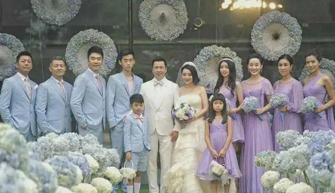 门故事：从风光无限到一地鸡毛澳门新葡京网页华谊家族的豪(图2)