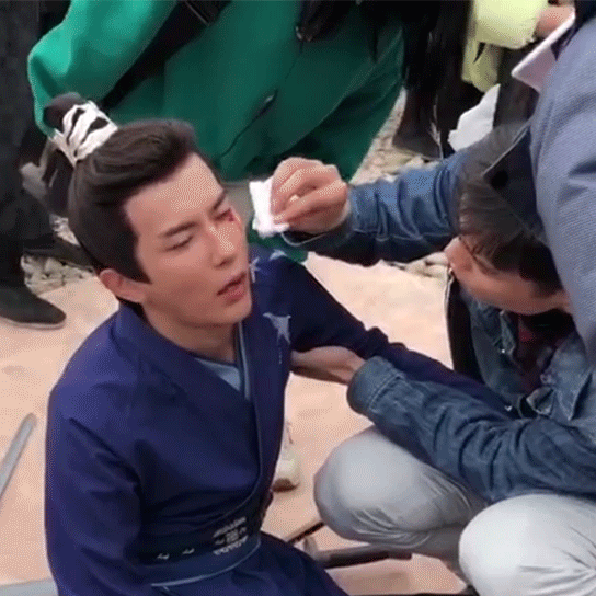 无辜遭网暴连夜删评不一定是心虚新葡京于朦胧去世第3天宋伊人(图8) 无辜遭网暴连夜删评不一定是心虚新葡京于朦胧去世第3天宋伊人(图8)